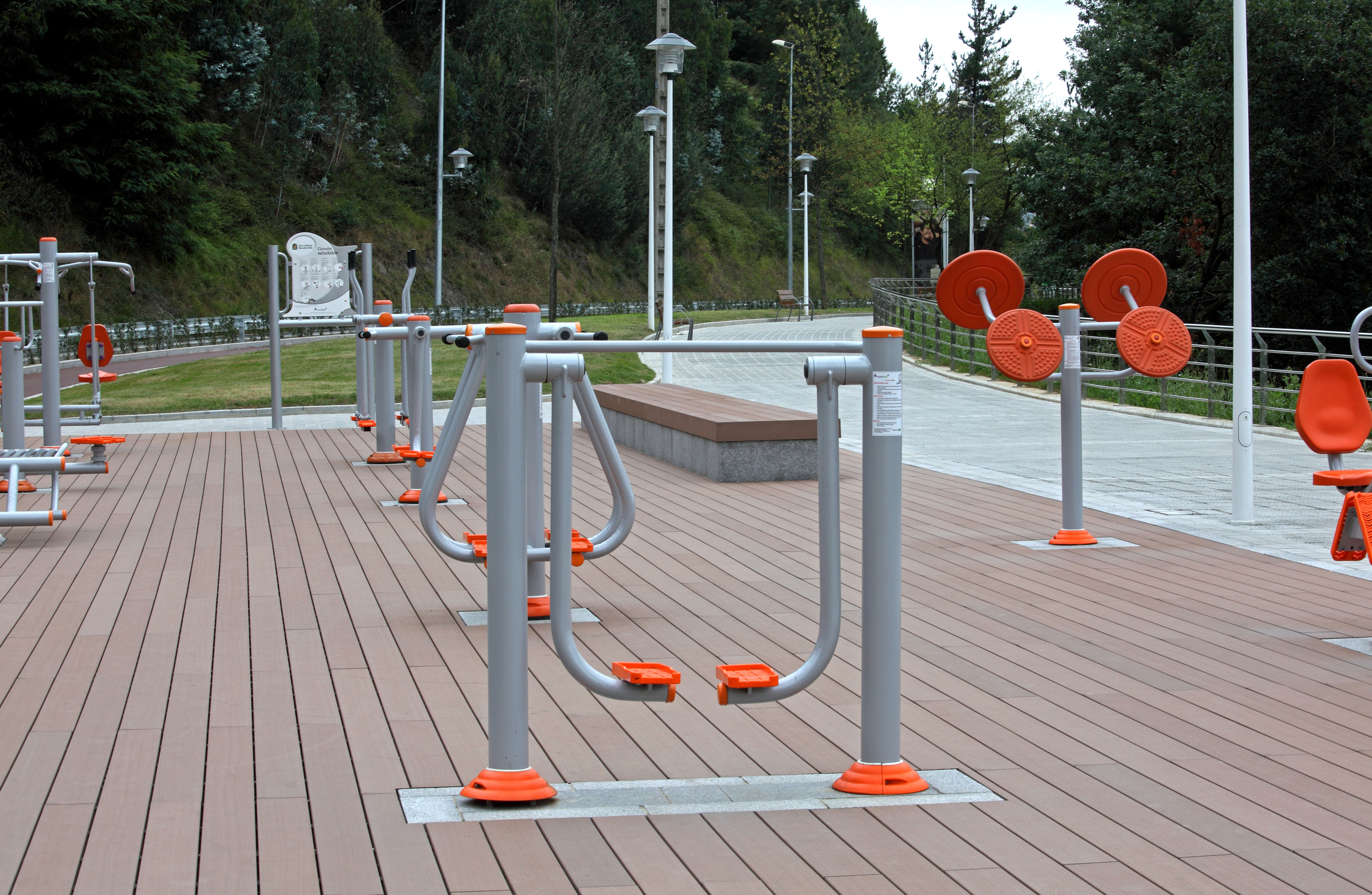 Einrichtungen_Terrasse Gewerbliche Nutzung_öffentlicher Platz