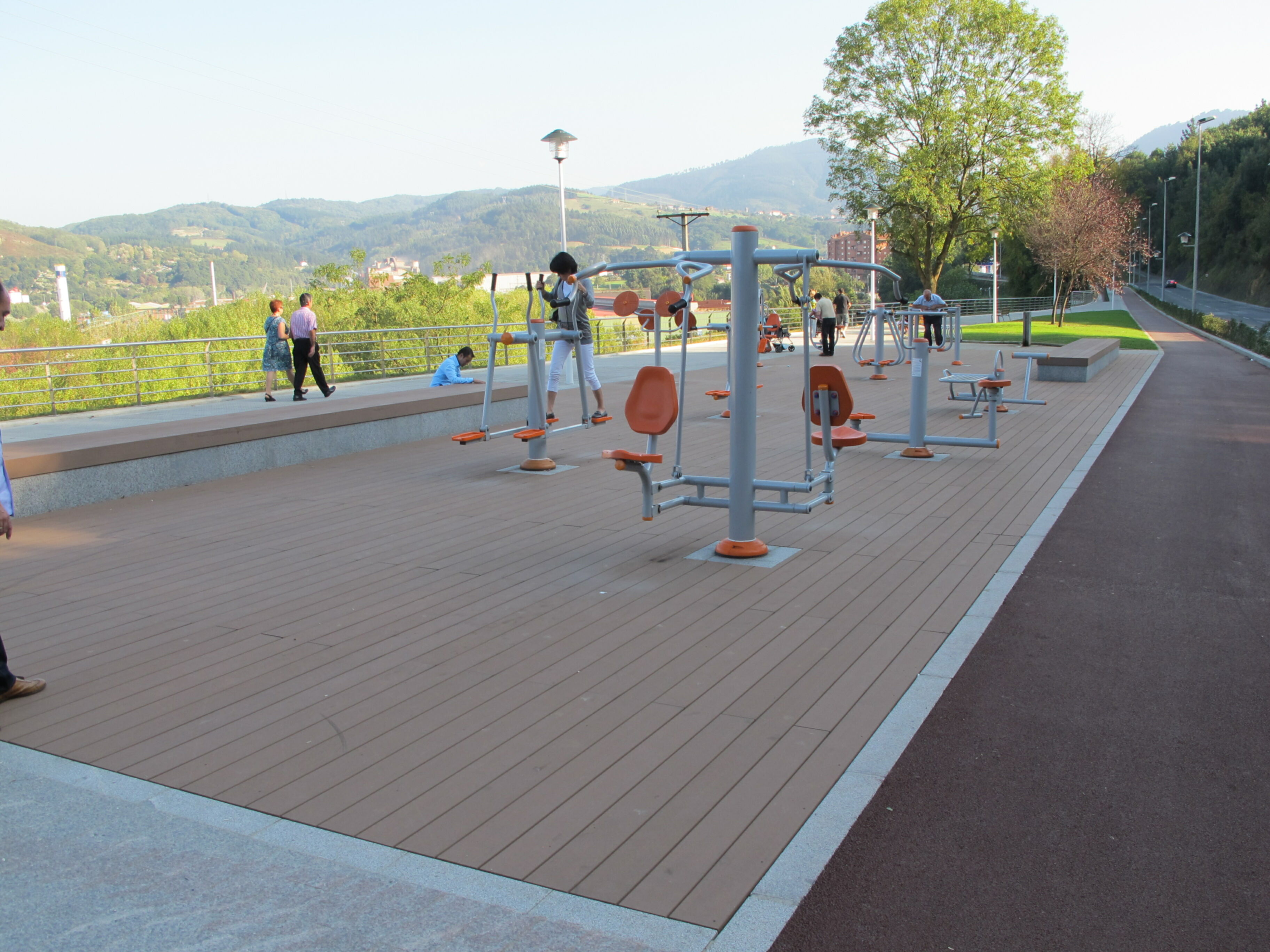 Einrichtungen_Terrasse Gewerbliche Nutzung_öffentlicher Platz