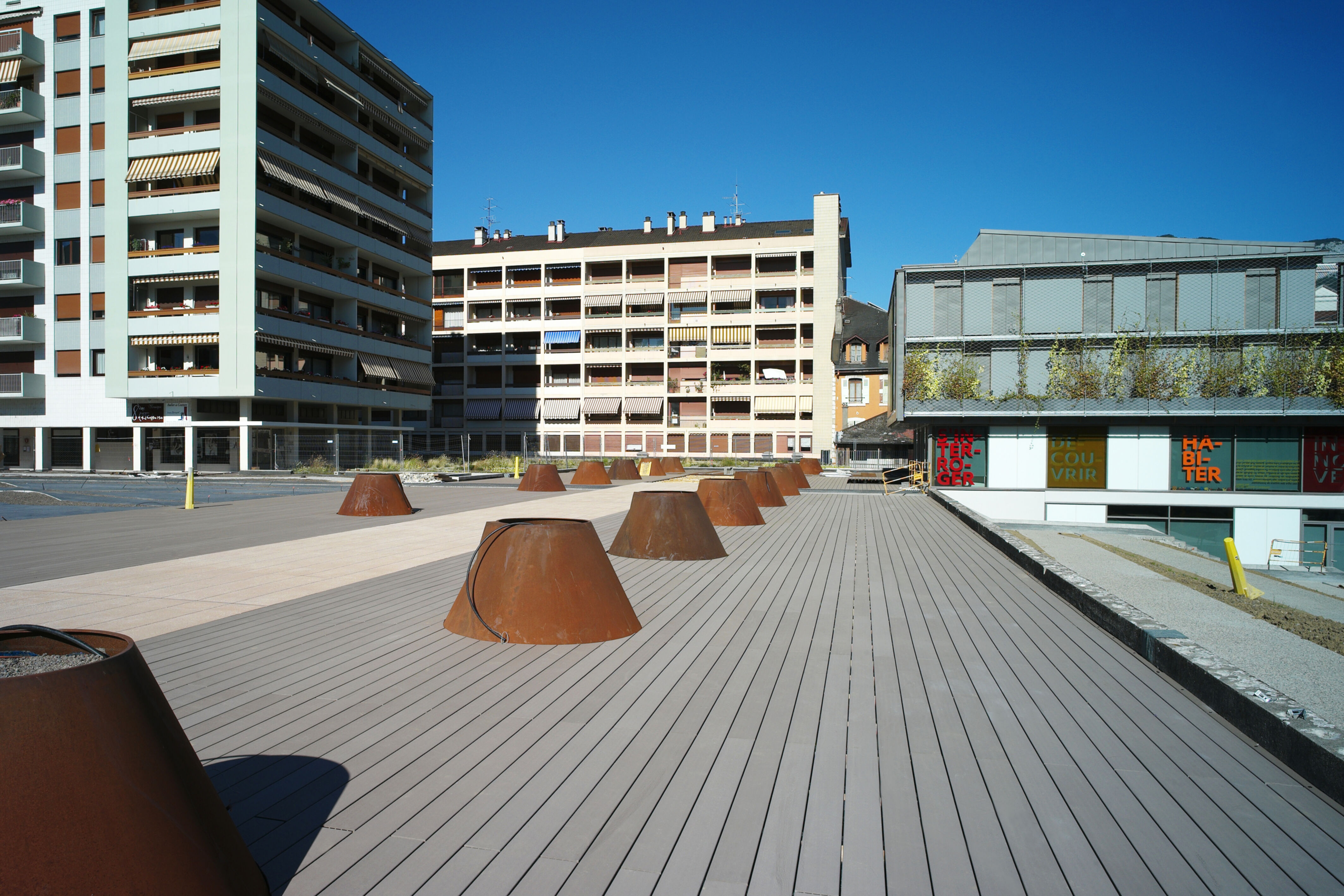 Einrichtungen_Terrasse Gewerbliche Nutzung_öffentlicher Platz