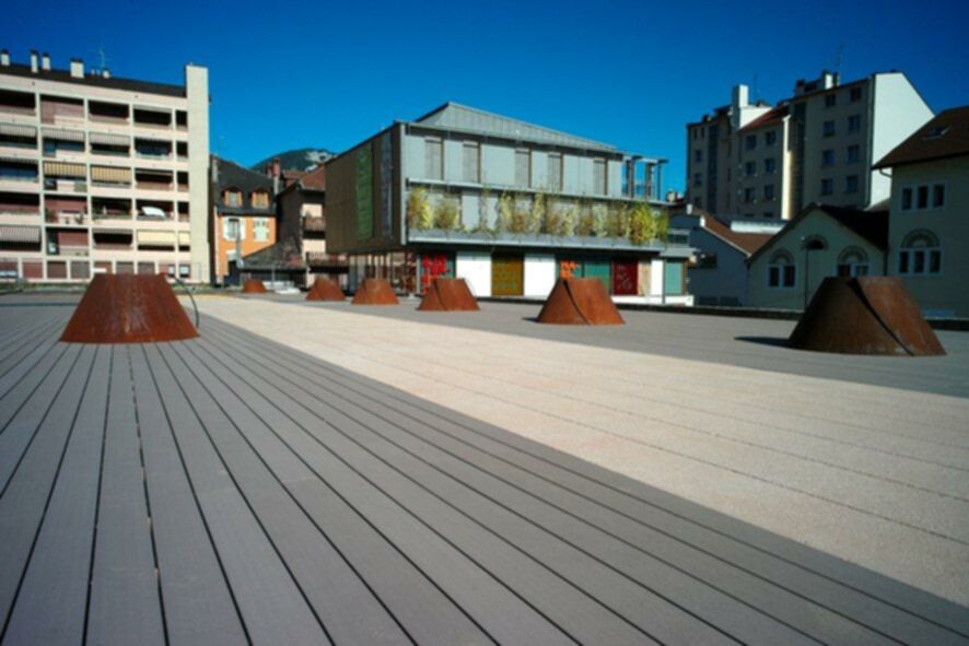 Einrichtungen_Terrasse Gewerbliche Nutzung_öffentlicher Platz