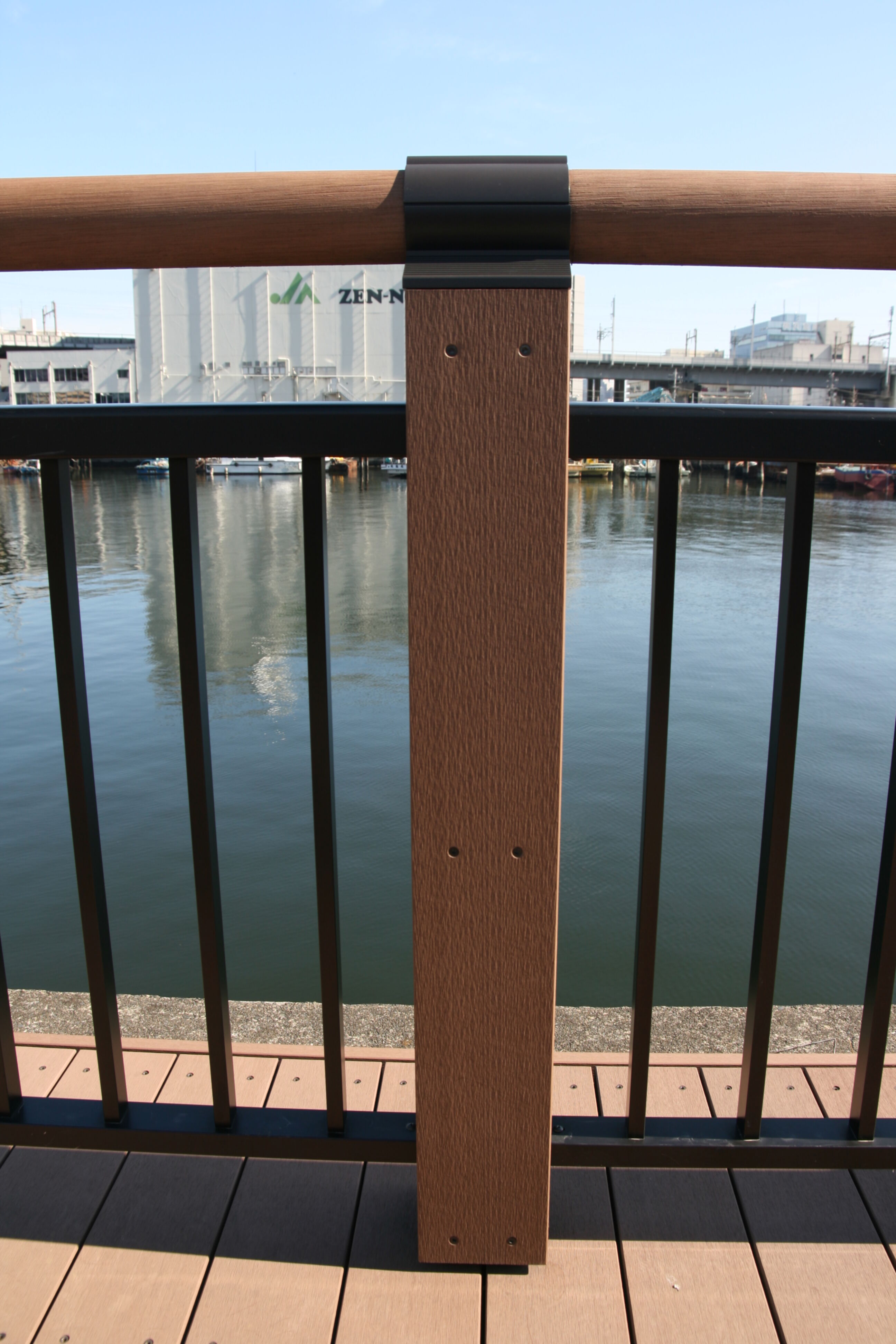 Einrichtungen_Geländer_Am Wasser entlang