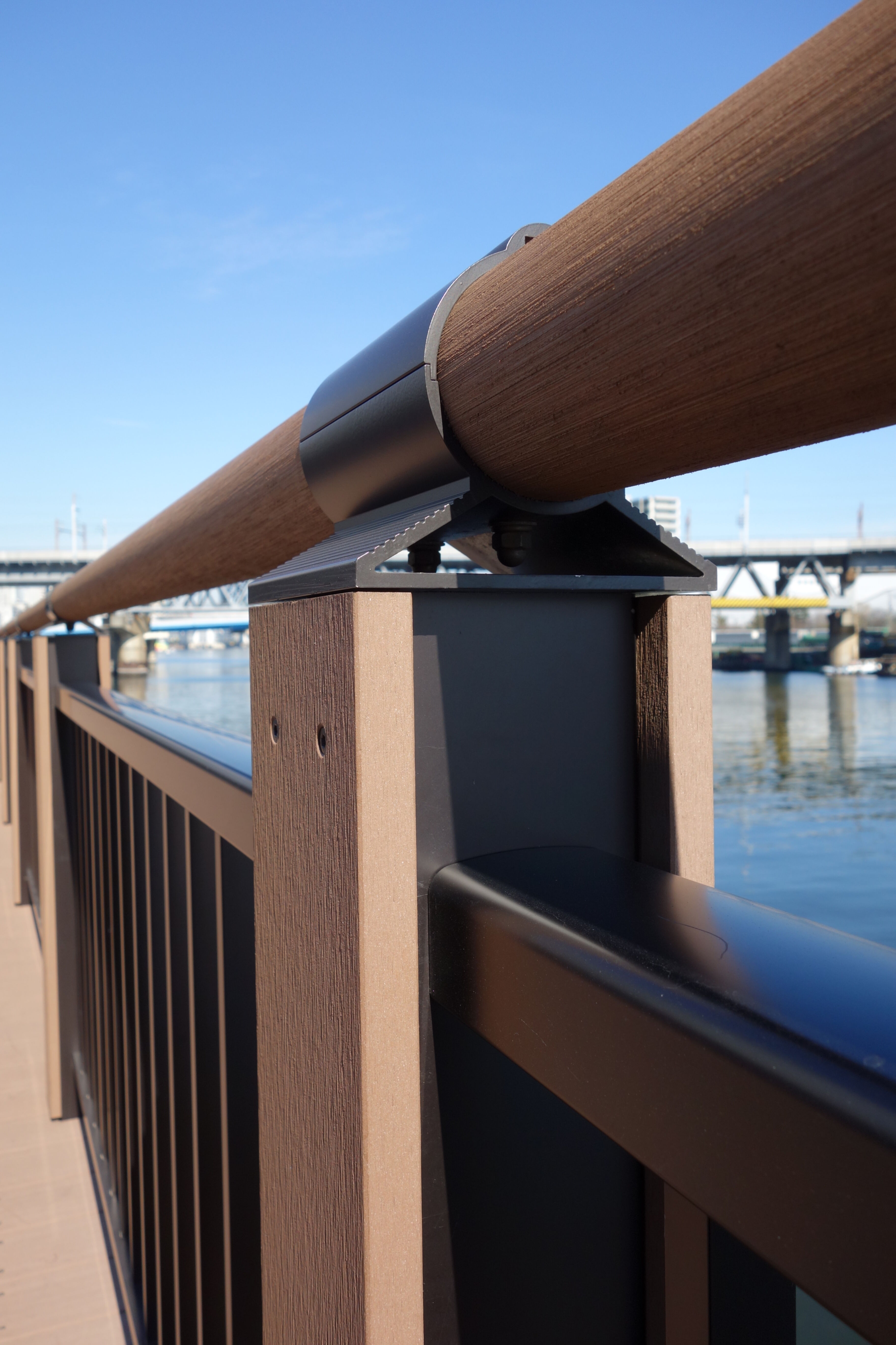 Einrichtungen_Geländer_Am Wasser entlang