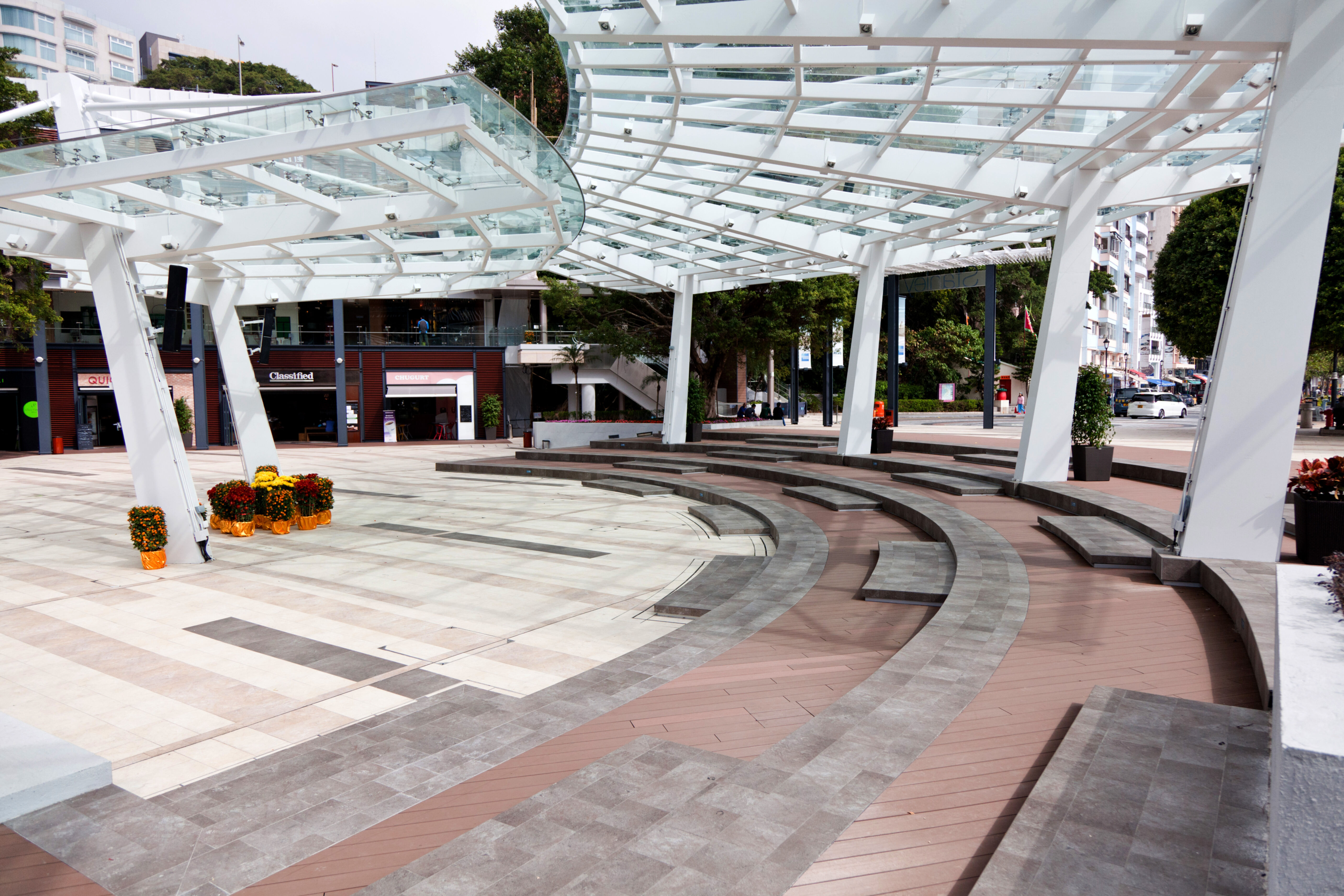Einrichtungen_Terrasse Gewerbliche Nutzung_öffentlicher Platz