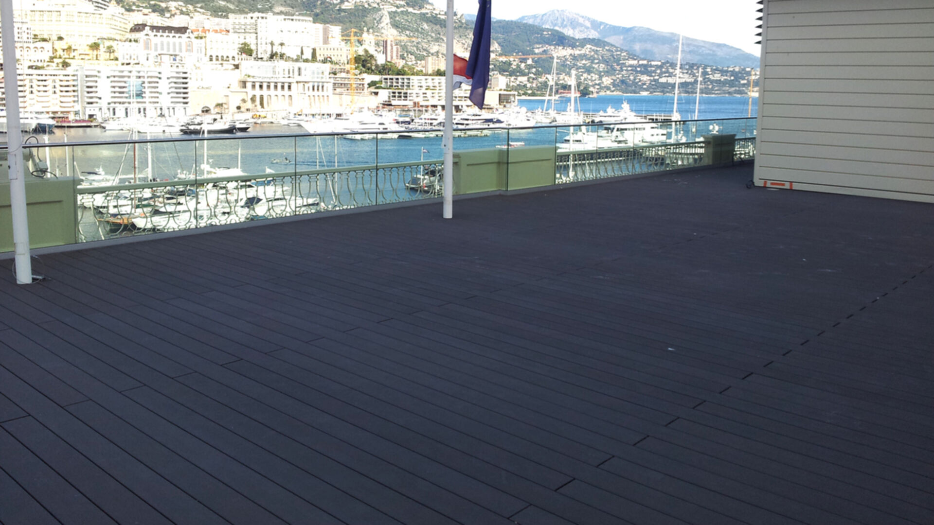 Verwaltungsgebäude_Dachanlage, Balk., Laufgang_Büros