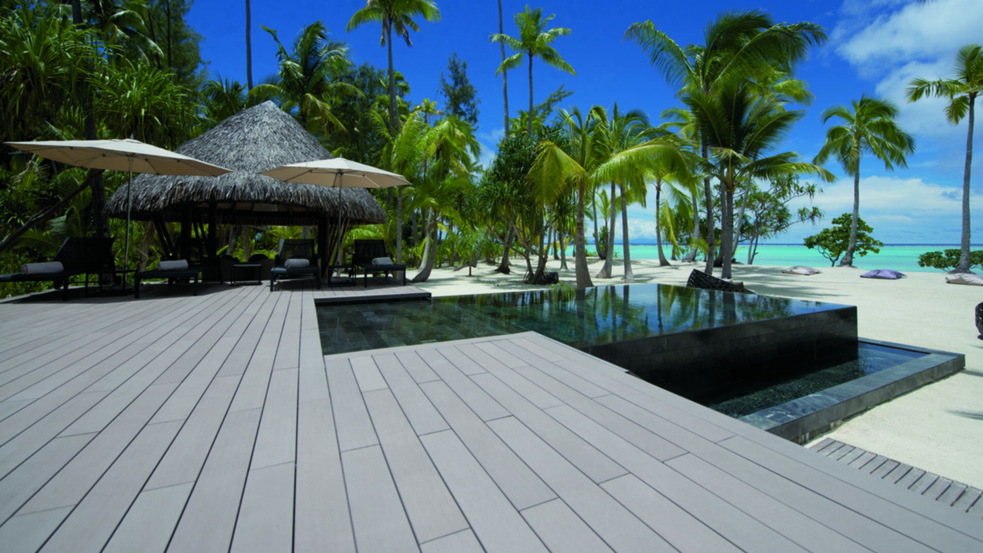 Restaurant und Hotelgewerbe_Schwimmbad deck_Vorzeigeprojekte - WPC holz 