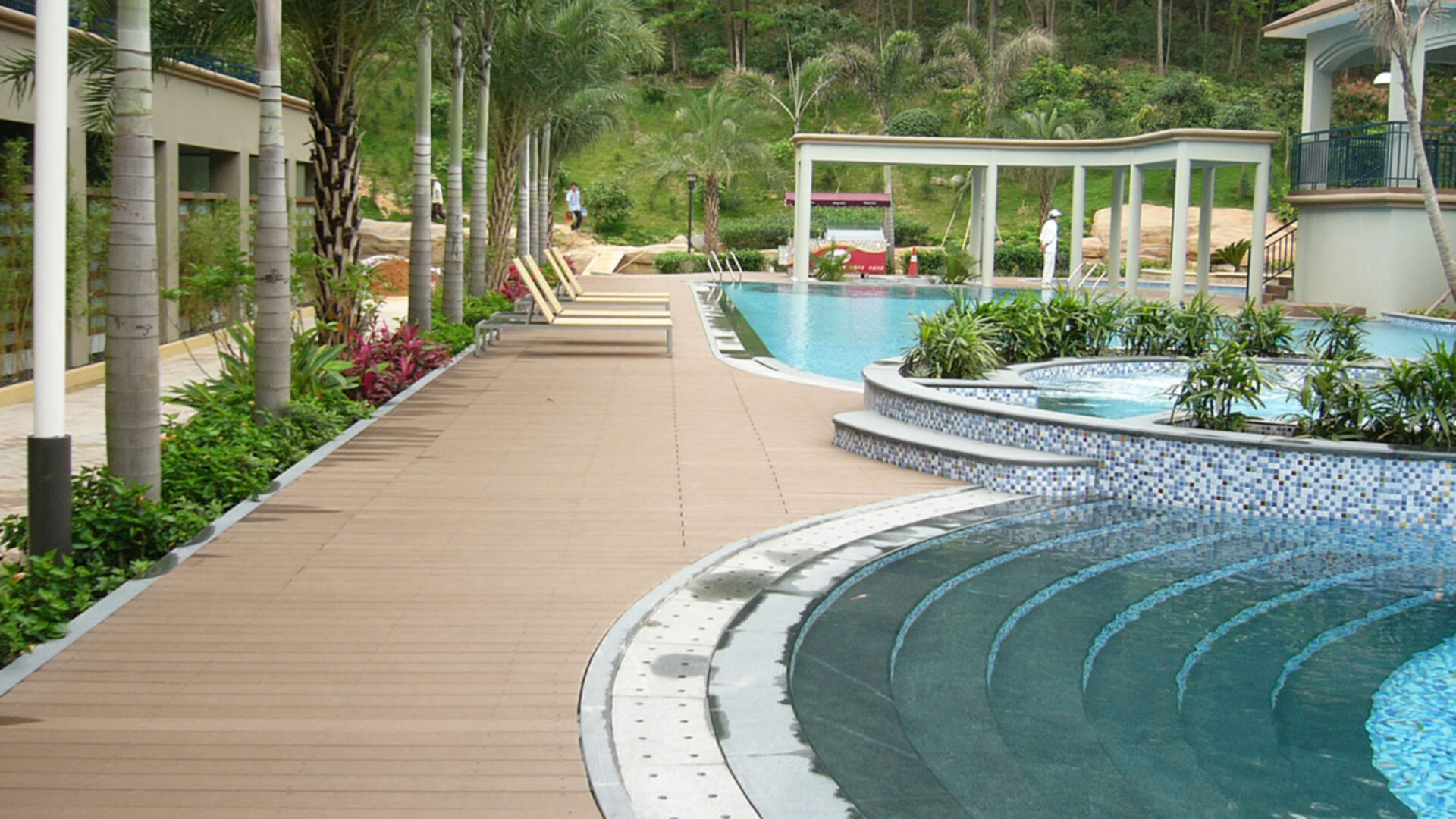 Restaurant und Hotelgewerbe_Schwimmbad deck_Hotel