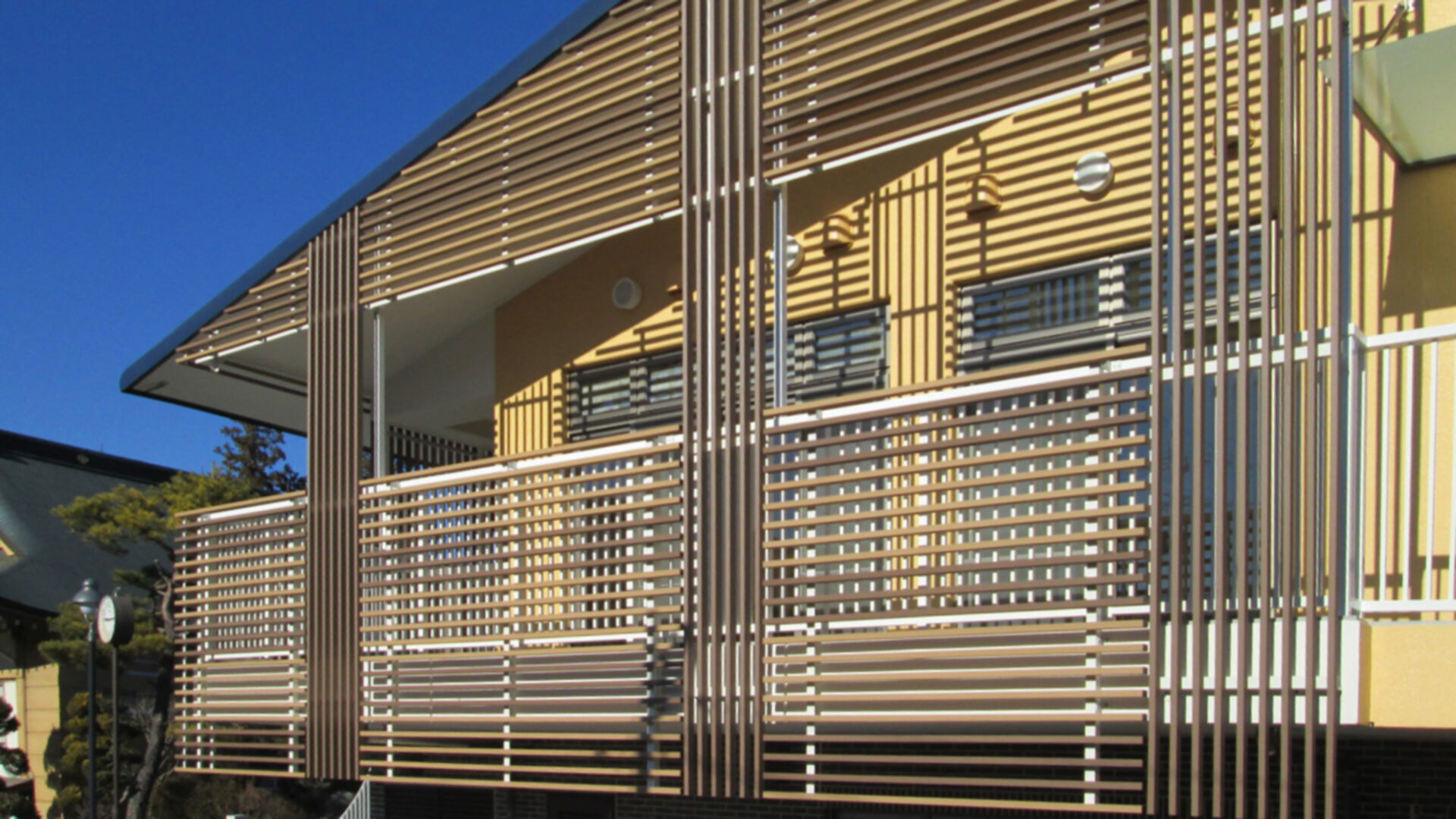 Institutionelle Einrichtungen_Geländer_Gebogene Profilen