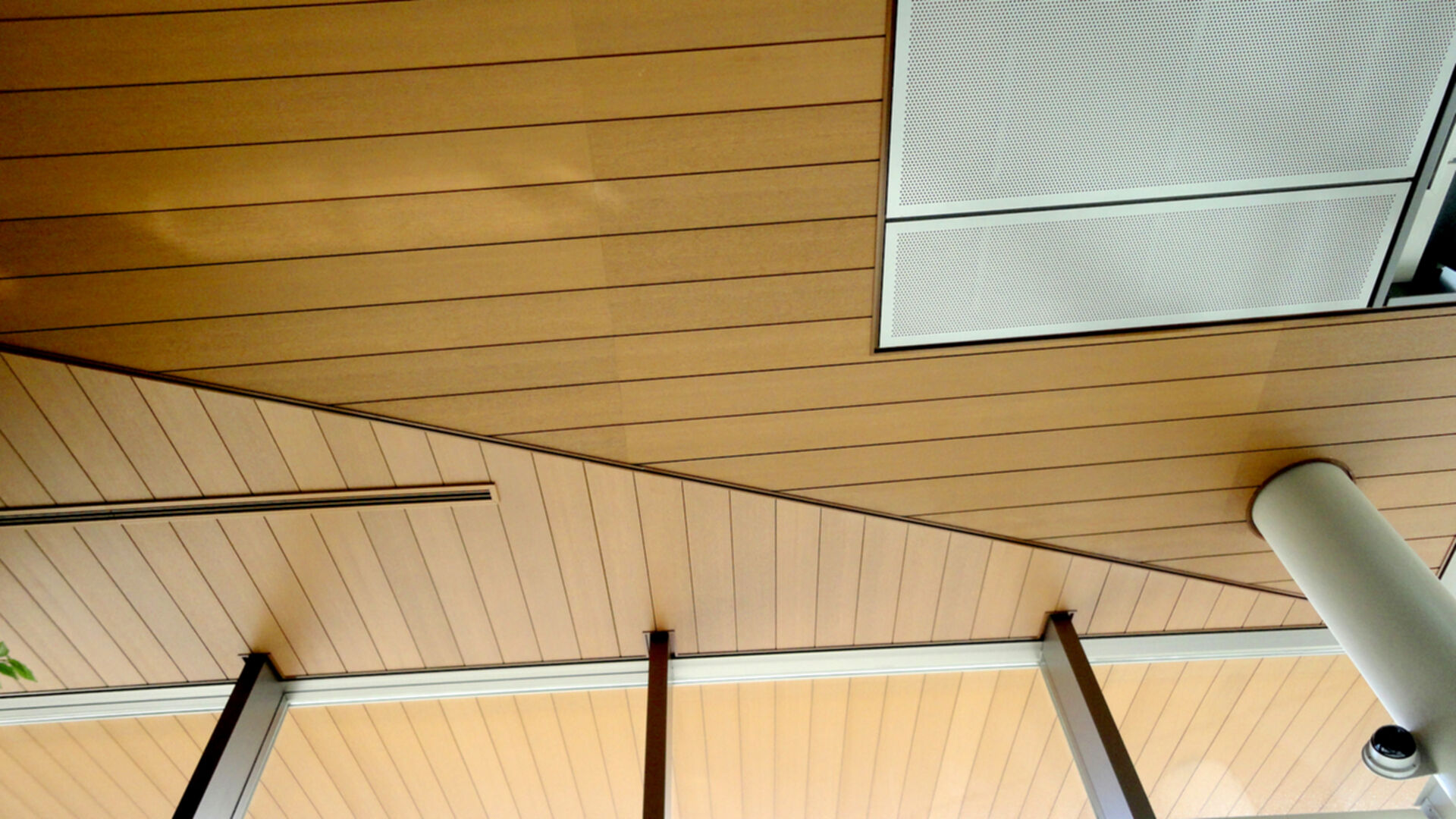 Kaufmännische Gebäude_Dachuntersicht_Finanzielle Institution