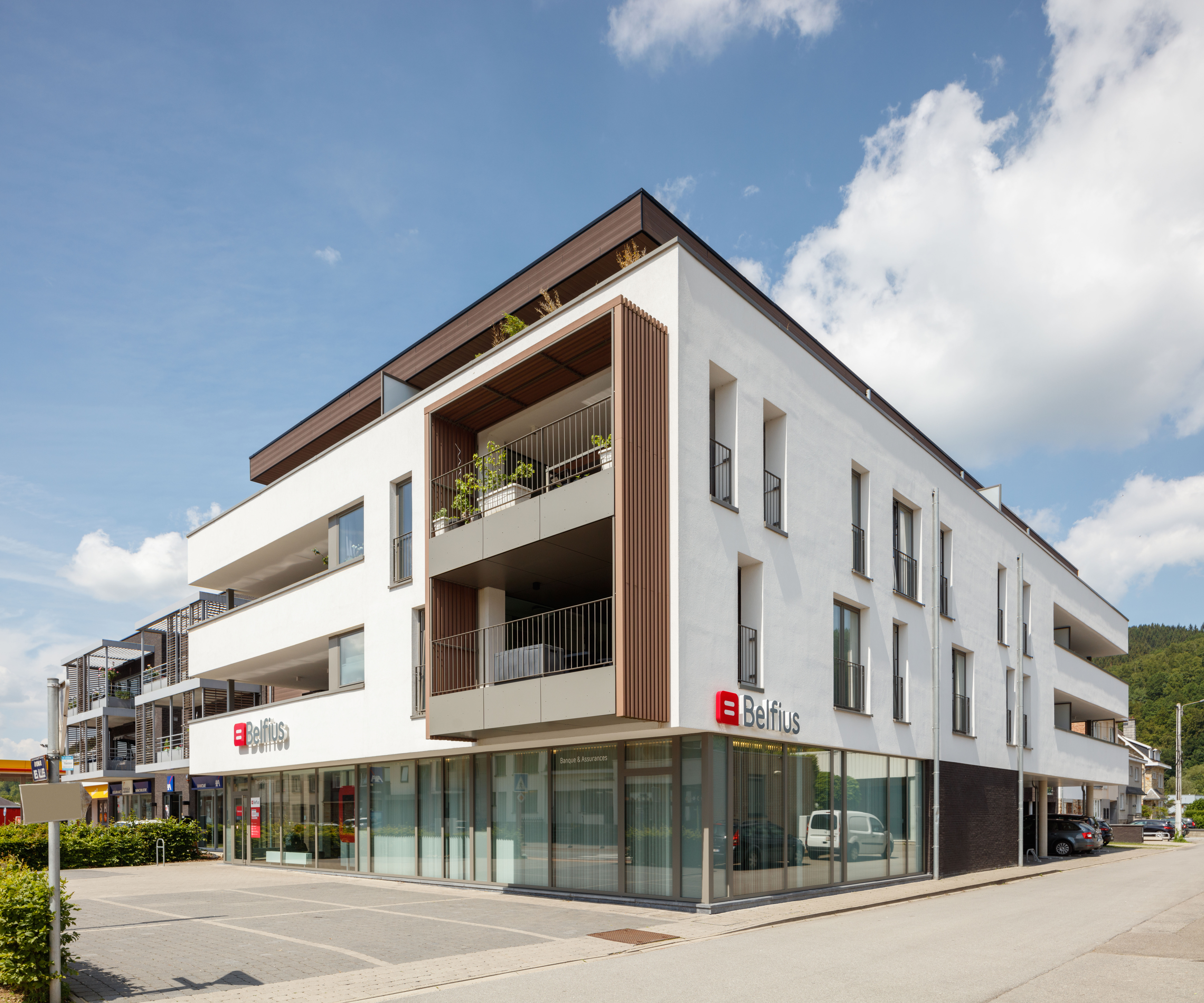 Kaufmännische Gebäude_Pergola, Dachüberstand, Dach_Finanzielle Institution