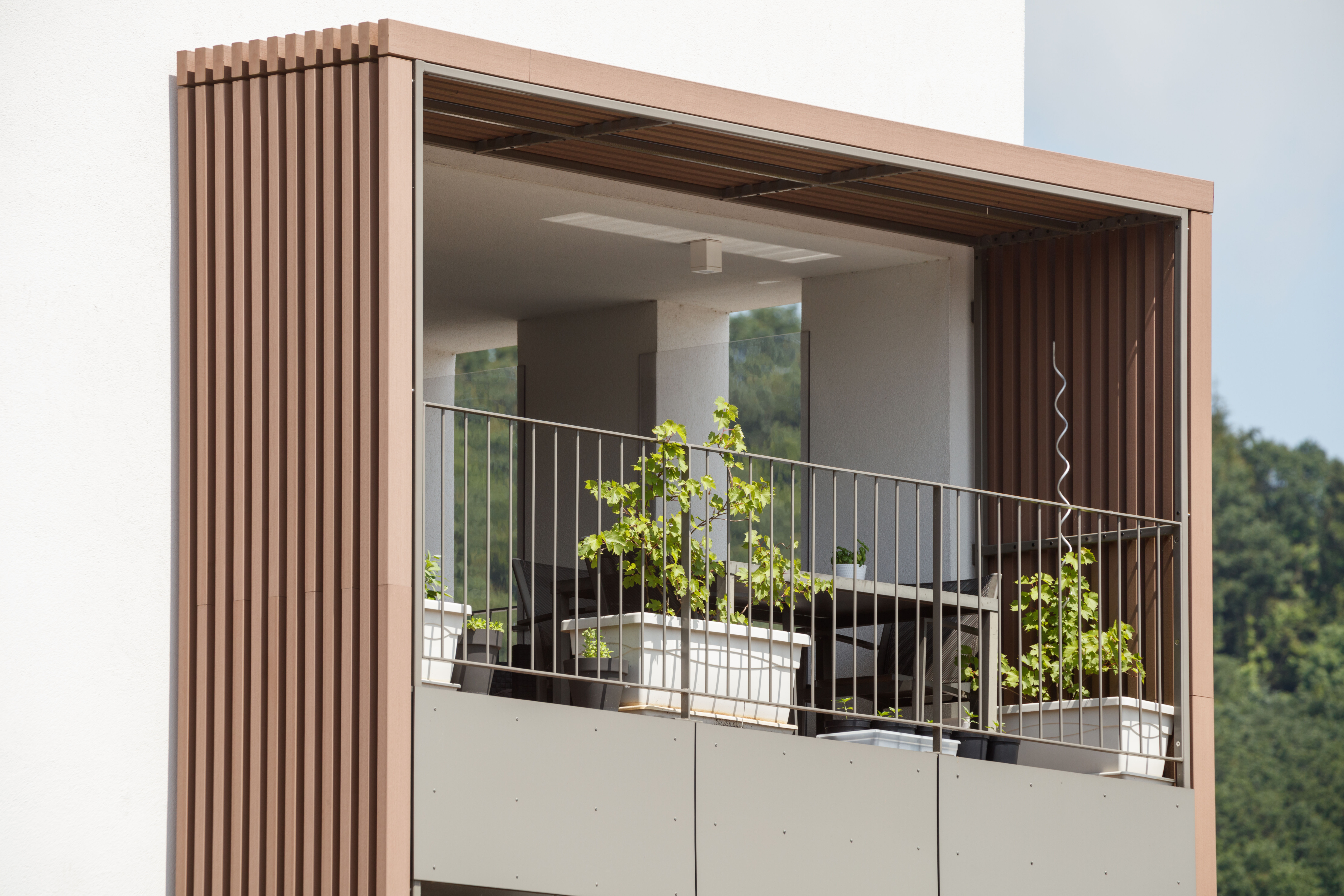 Kaufmännische Gebäude_Pergola, Dachüberstand, Dach_Finanzielle Institution
