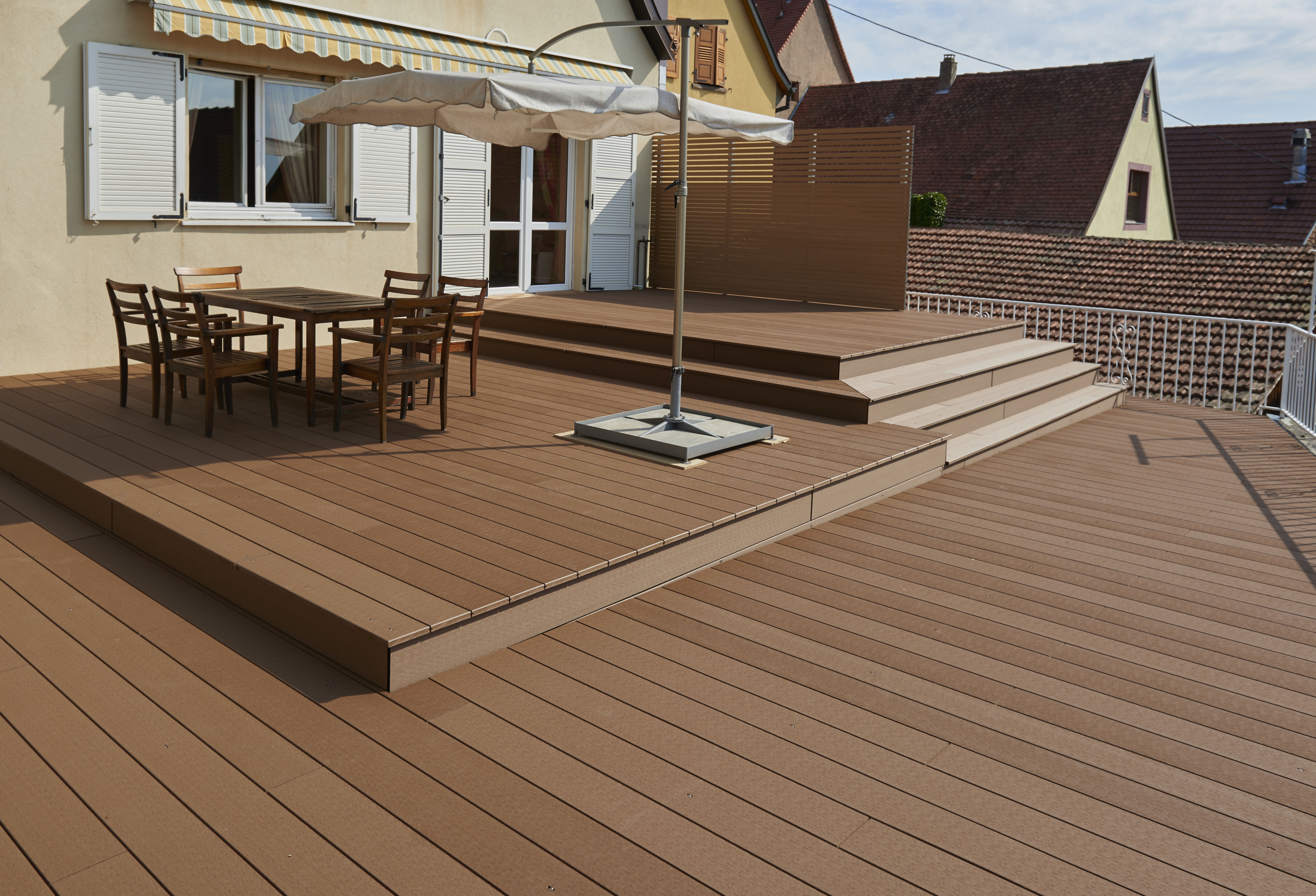 Privathaus_Dachanlage, Balk., Laufgang_Privatresidenz