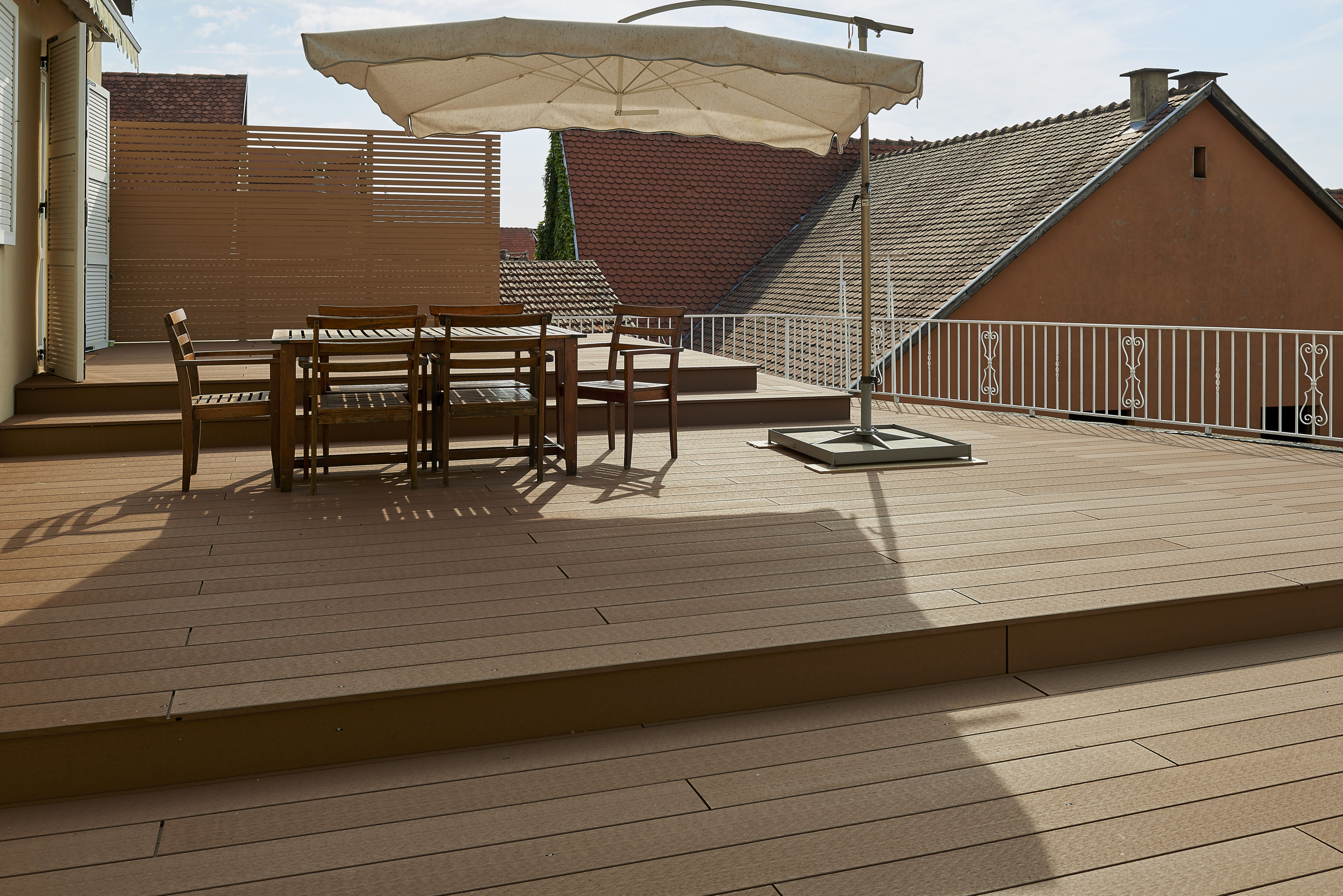 Privathaus_Dachanlage, Balk., Laufgang_Privatresidenz