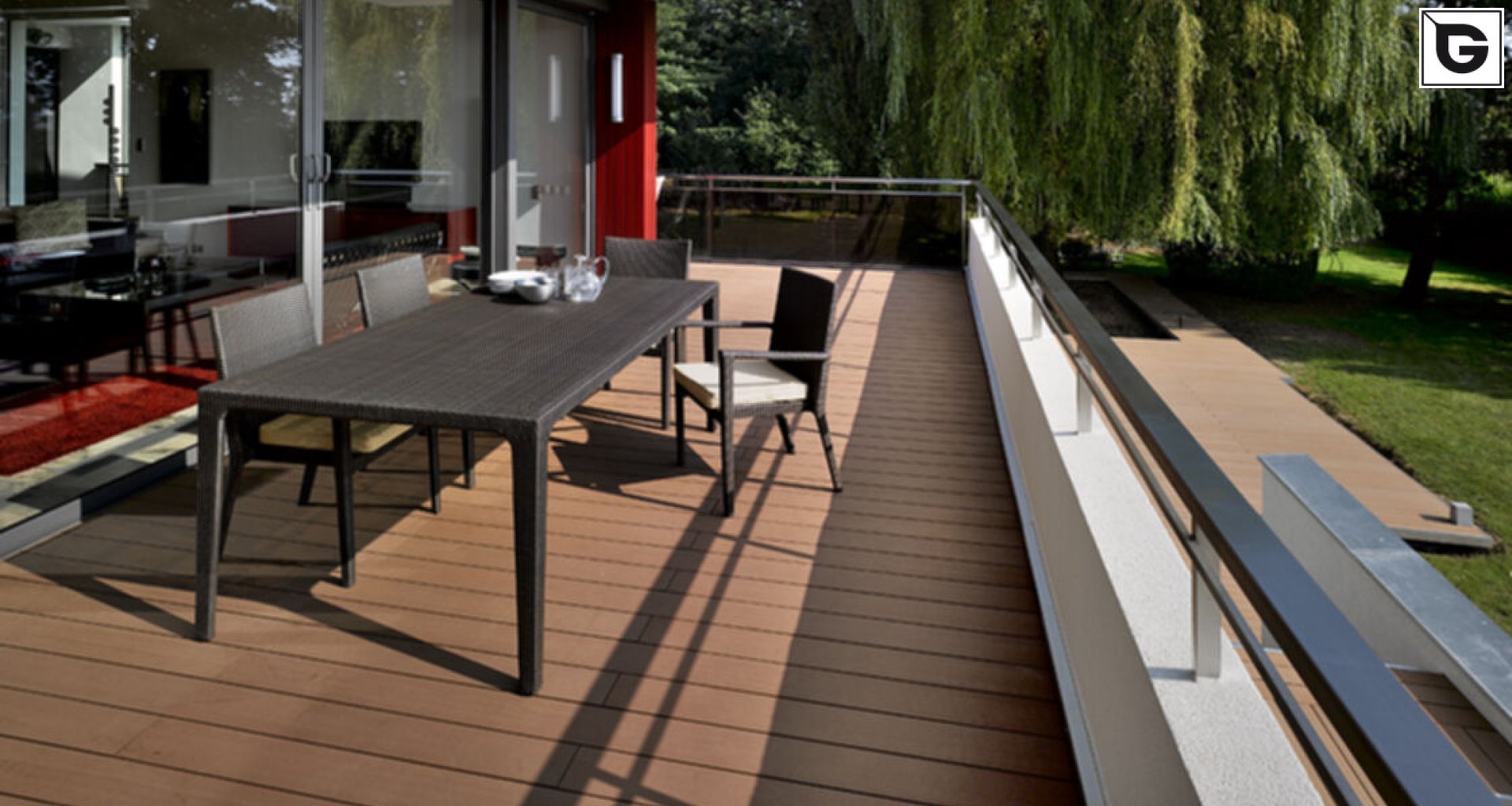 Einrichtungen_Terrasse Privat Nützung _Am Wasser entlang