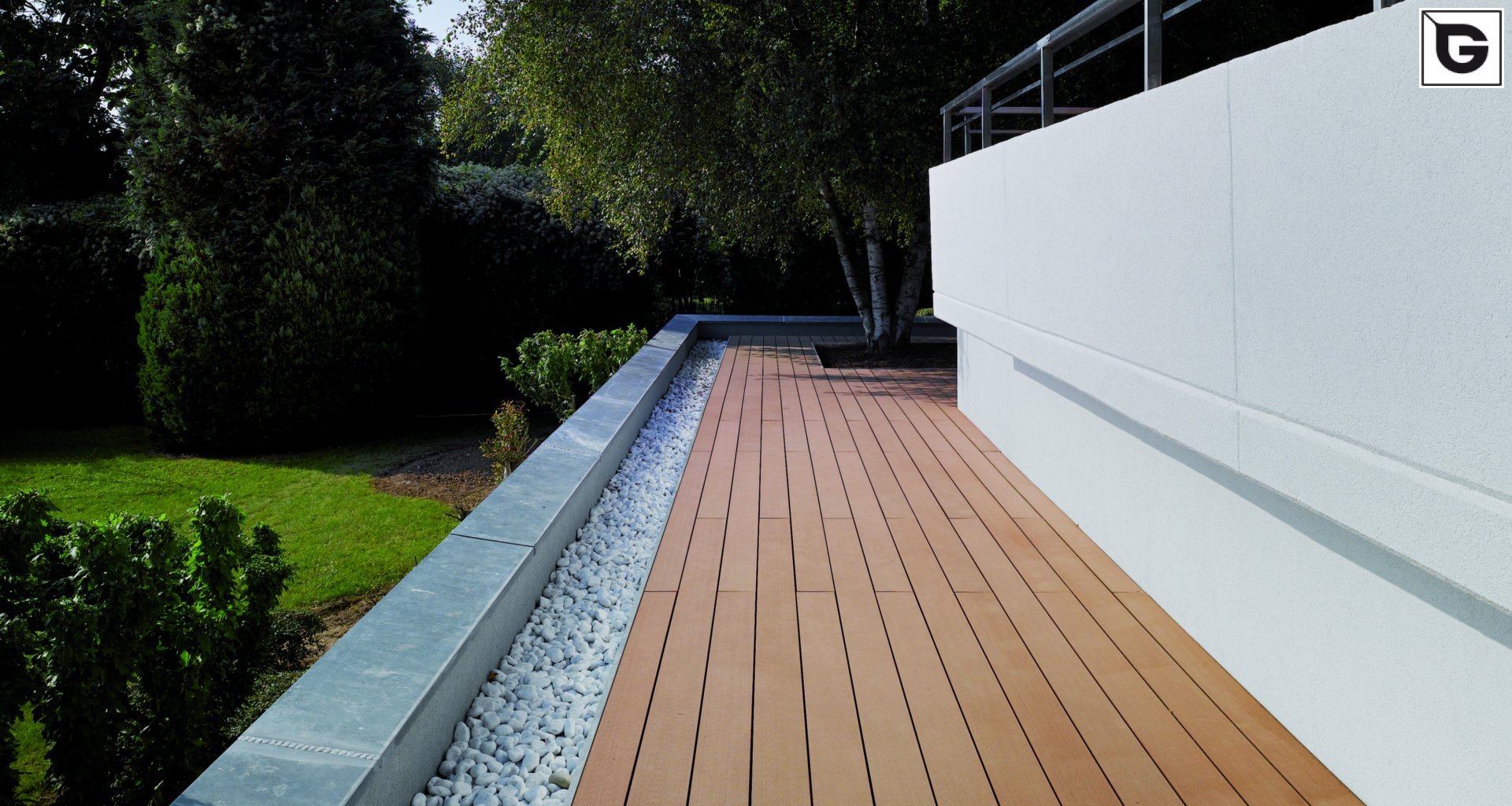 Einrichtungen_Terrasse Privat Nützung _Am Wasser entlang