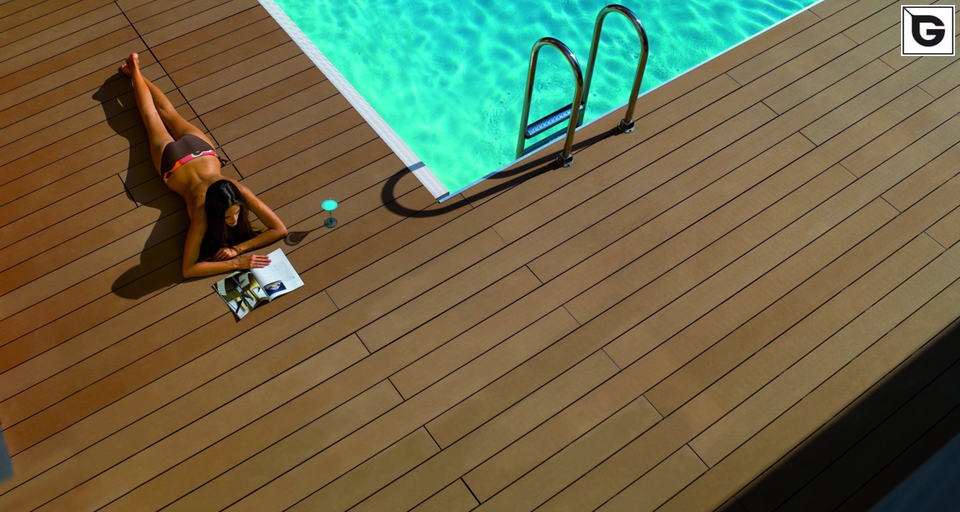Einrichtungen_Schwimmbad deck_Am Wasser entlang