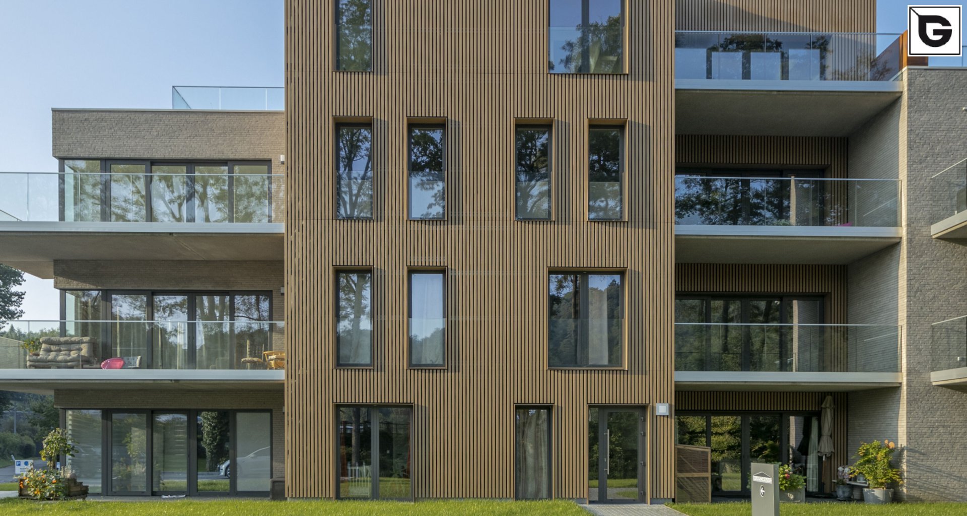 Wohngebäude_Offene Fassadenverkleidung - verti._Vorzeigeprojekte - Hybrid holz