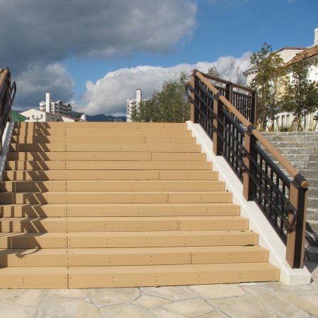 Transport-Einrichtungen_Treppen, Stufen & Tribünen_Am Wasser entlang